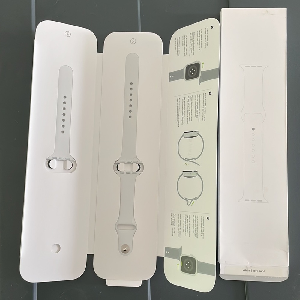 BNWOT Apple Watch 40mm Sport Band